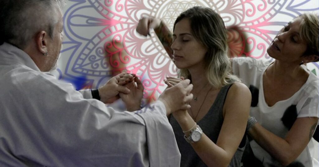 Cerimônia de iniciação com aluno